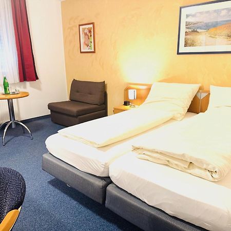 Hotel Am Weyerhof Kerpen  Ngoại thất bức ảnh