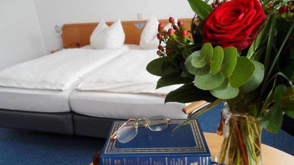 Hotel Am Weyerhof Kerpen  Phòng bức ảnh